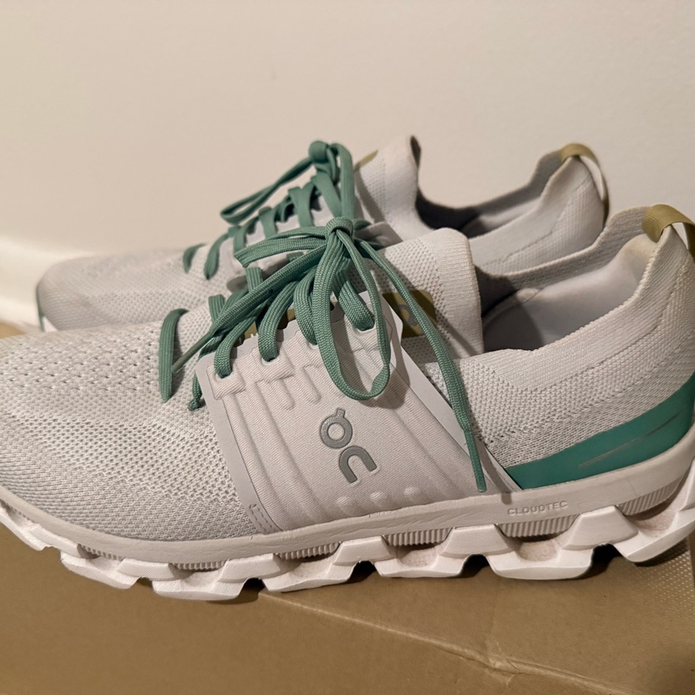 On Running Men's Athletic Shoes - Gray and Green
